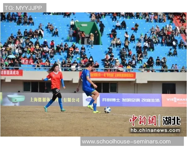 神秘足球明星即将抵达深圳进行训练引发球迷热议